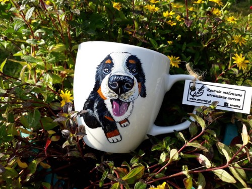 Kubek ręcznie malowany Berneński pies pasterski 