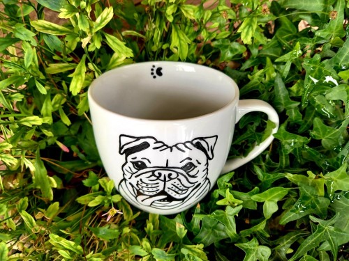 Wyjątkowy, ręcznie malowany kubek z autorskim motywem Buldoga Angielskiego.