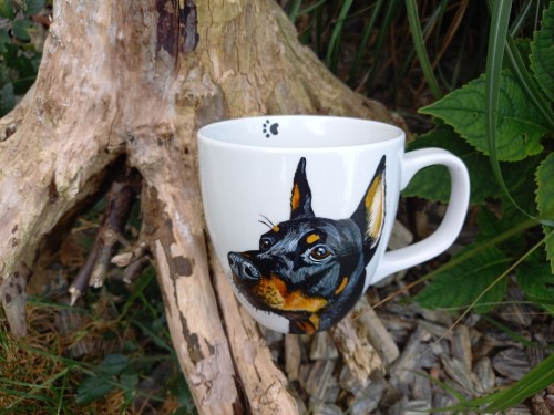 Wyjątkowy, ręcznie malowany kubek z autorskim motywem Dobermana