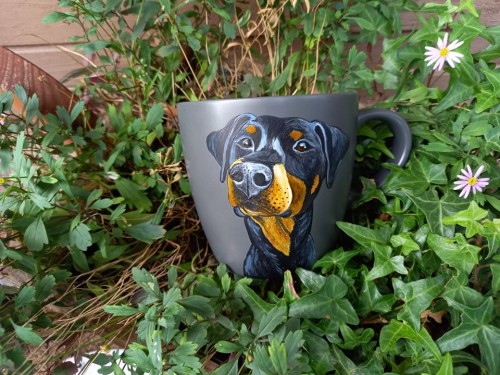 Wyjątkowy, ręcznie malowany kubek z autorskim motywem Dobermana