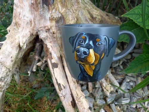 Wyjątkowy, ręcznie malowany kubek z autorskim motywem Dobermana