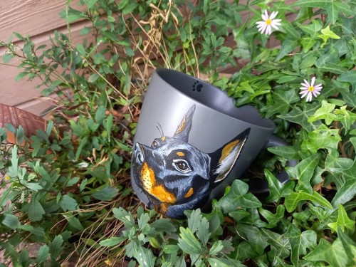 Wyjątkowy, ręcznie malowany kubek z autorskim motywem Dobermana