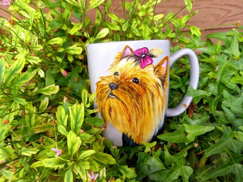 Wyjątkowy, ręcznie malowany kubek z autorskim motywem Yorkshire terrier