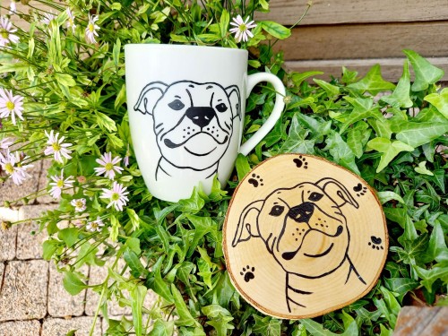 Wyjątkowy, ręcznie malowany zestaw kubek z podkładką z autorskim motywem Staffika