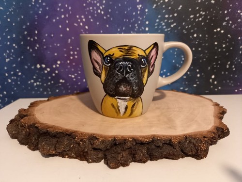 Wyjątkowy, ręcznie malowany kubek z autorskim motywem Buldoga francuskiego