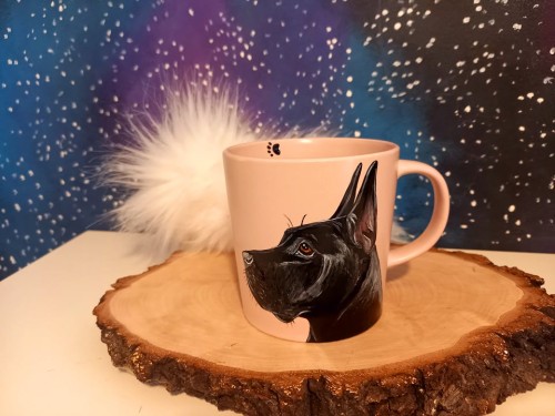 Wyjątkowy, ręcznie malowany kubek z autorskim motywem Doga Niemieckiego