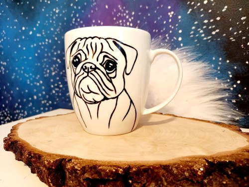 Wyjątkowy, ręcznie malowany kubek z autorskim motywem Mopsa