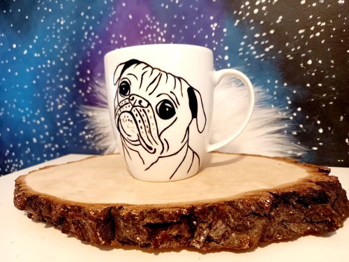 Wyjątkowy, ręcznie malowany kubek z autorskim motywem Mopsa