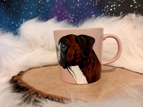 Wyjątkowy, ręcznie malowany kubek z autorskim motywem Boksera