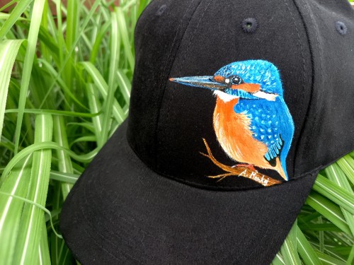 Wyjątkowa ręcznie malowana czapka z Zimorodkiem
