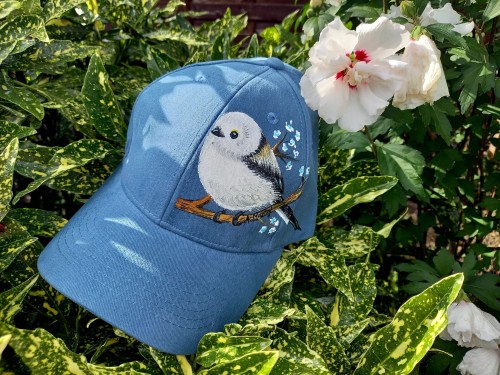 Wyjątkowa ręcznie malowana czapka Raniuszek