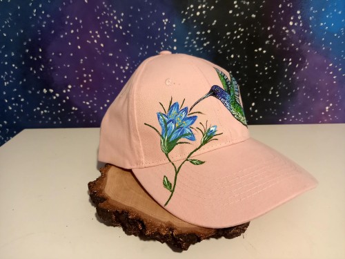 Wyjątkowa ręcznie malowana czapka z Kolibrem