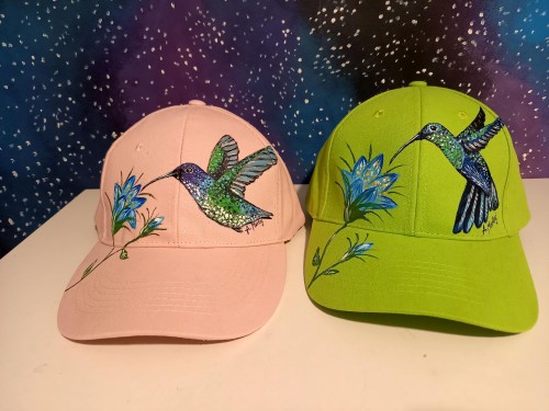 Czapki z kolibrami