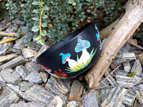 Wyjątkowa, ręcznie malowana miseczka z autorskim motywem grzybków.