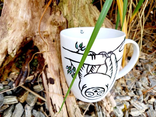 Wyjątkowy, ręcznie malowany kubek z autorskim leniwcem.