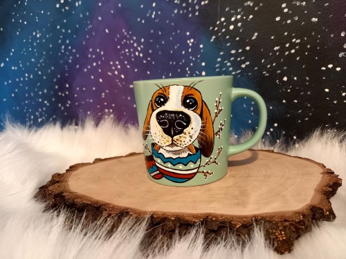 Wyjątkowy, ręcznie malowany kubek Beagle i Wielkanoc.