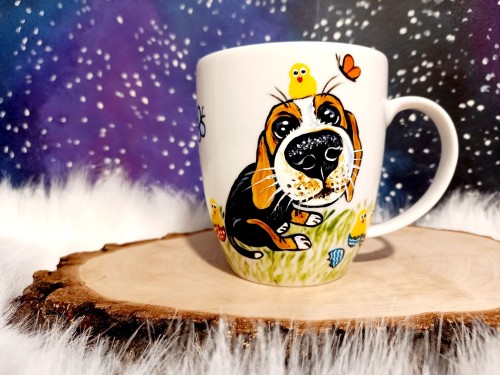 Wyjątkowy, ręcznie malowany kubek Beagle i Wielkanoc