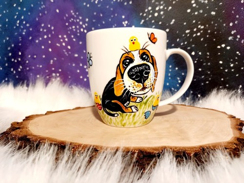 Wyjątkowy, ręcznie malowany kubek Beagle i Wielkanoc