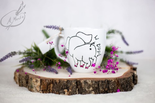Wyjątkowy, ręcznie malowany kubek Świnka pocałuj mnie w dupę