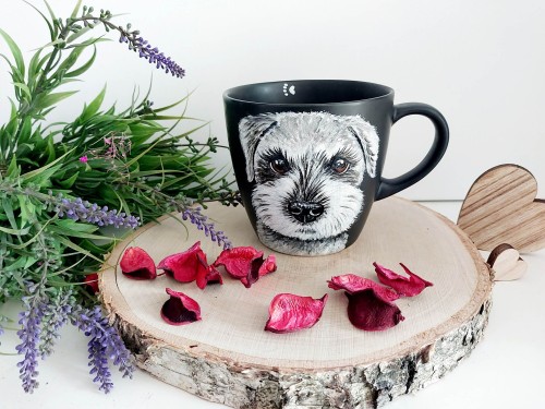 Wyjątkowy, ręcznie malowany kubek Sznaucer Miniaturowy.