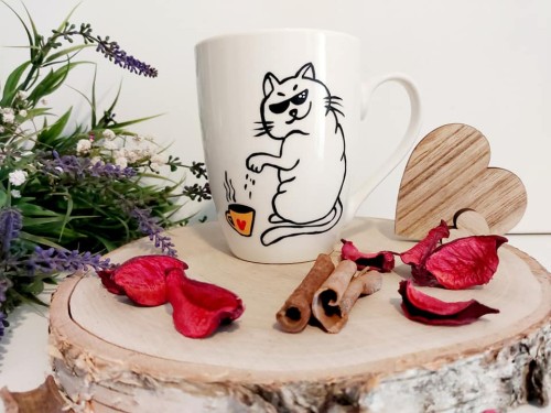 Wyjątkowy, ręcznie malowany kubek kot i kawka z kłaczkiem