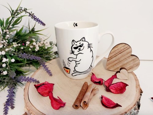 Wyjątkowy, ręcznie malowany kubek kot i kawka z kłaczkiem