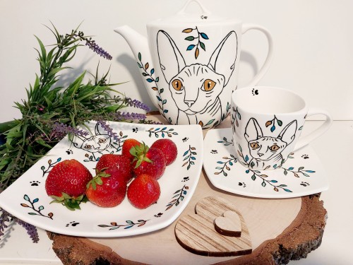 Wyjątkowy zestaw do kawy ręcznie malowany z kotem rasy Sfinks.
