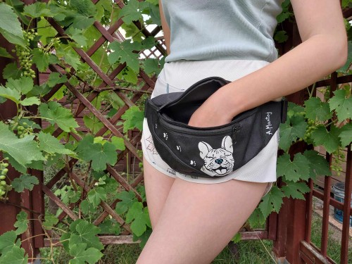 Wyjątkowa ręcznie malowana nerka, saszetka biodrowa Buldożek Francuski