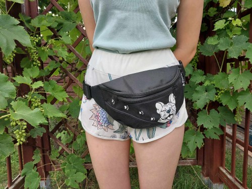 Wyjątkowa ręcznie malowana nerka, saszetka biodrowa Buldożek Francuski