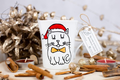 Wyjątkowy, mały, ręcznie malowany kubek kot i Święta.