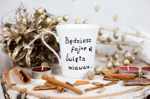 Wyjątkowy, mały, ręcznie malowany kubek kot i Święta.
