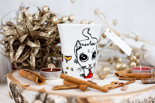 Wyjątkowy, mały, ręcznie malowany kubek kot i Święta.