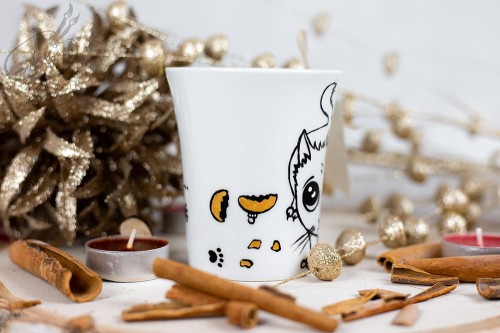 Wyjątkowy, mały, ręcznie malowany kubek kot i Święta.