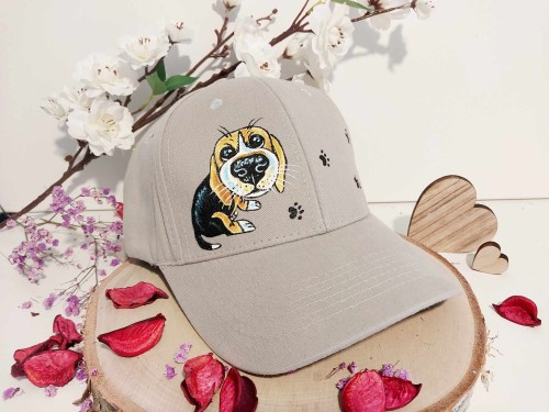 Wyjątkowa ręcznie malowana czapka z daszkiem Beagle.