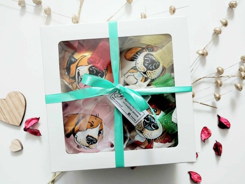 Wyjątkowe bombki choinkowe ręcznie malowane Beagle - zestaw 4 sztuk