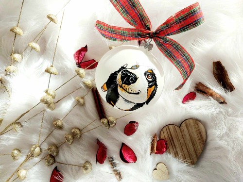 Wyjątkowa bombka choinkowa ręcznie malowana Berneński pies pasterski