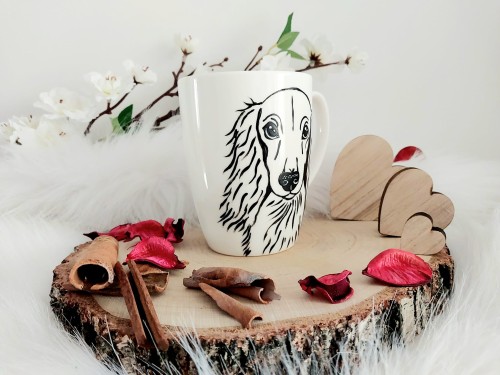 Wyjątkowy, ręcznie malowany kubek Jamnik długowłosy.