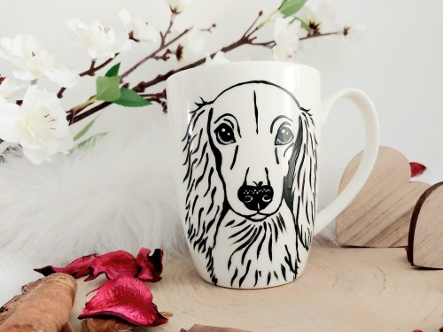 Wyjątkowy, ręcznie malowany kubek Jamnik długowłosy.