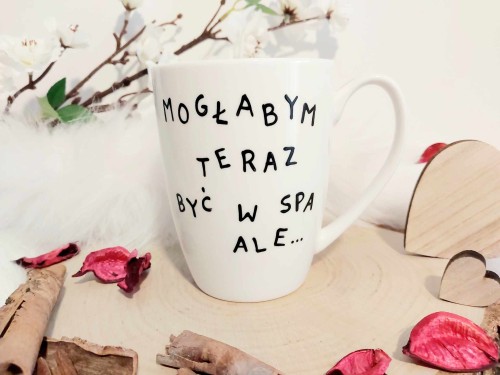 Wyjątkowy, ręcznie malowany kubek do pracy.