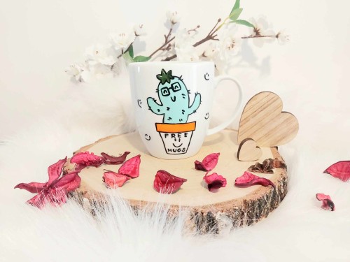 Wyjątkowy, ręcznie malowany kubek Kaktus Free Hugs