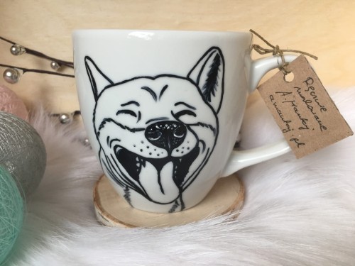Kubek ręcznie malowany Pies rasy Akita Inu 