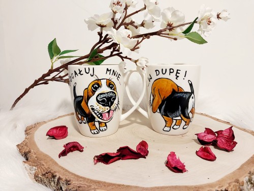 Wyjątkowy, ręcznie malowany kubek Beagle pocałuj mnie w dupę