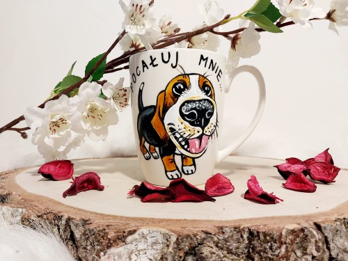 Wyjątkowy, ręcznie malowany kubek Beagle pocałuj mnie w dupę