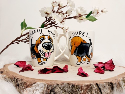 Wyjątkowy, ręcznie malowany kubek Beagle pocałuj mnie w dupę