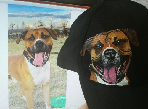 Wyjątkowa ręcznie malowana czapka z daszkiem z portretem Pupila