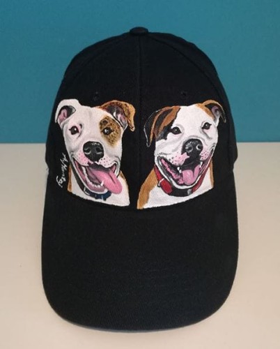 Wyjątkowa ręcznie malowana czapka z daszkiem z portretem Pupila