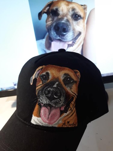 Wyjątkowa ręcznie malowana czapka z daszkiem z portretem Pupila