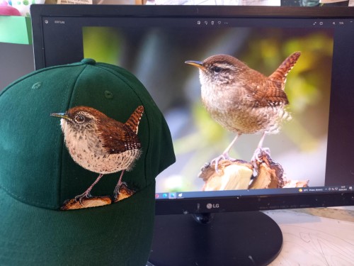 Wyjątkowa ręcznie malowana czapka z daszkiem z portretem Pupila