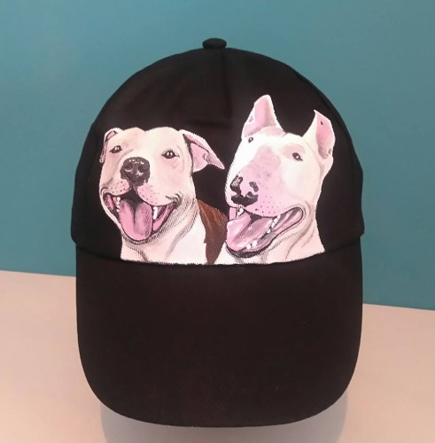 Wyjątkowa ręcznie malowana czapka z daszkiem z portretem Pupila