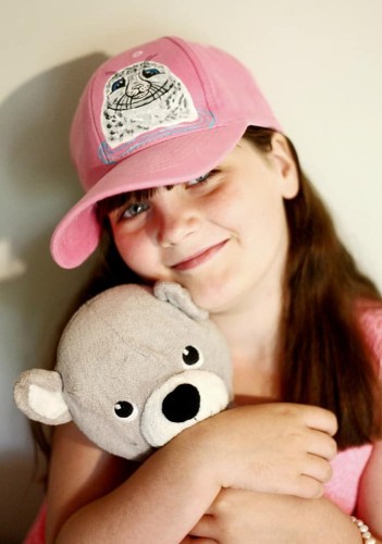 Wyjątkowa ręcznie malowana czapka z daszkiem Foczka